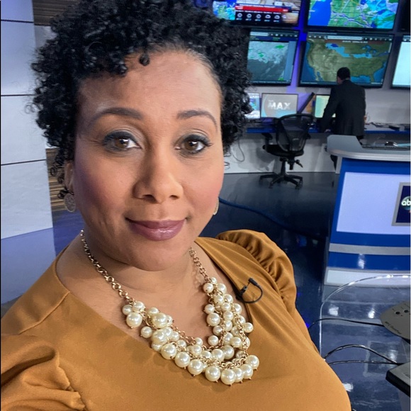 Meet your Posher, Cheri - Picture 2 of 3